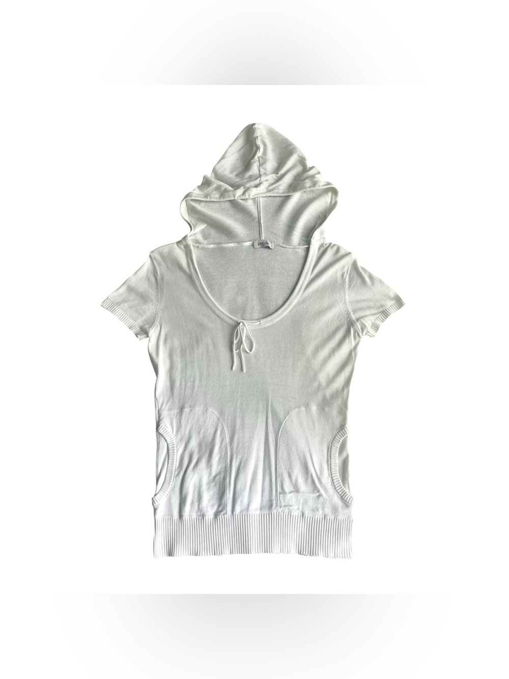 Short-Sleeve White Hooded Knit Top with Front Pockets